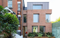 “Thủ thuật” biến kính thành tường của ngôi nhà ở London