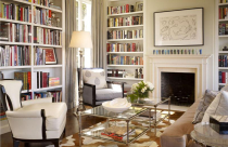 Nhà đẹp với giá sách gọn gàng, bắt mắt