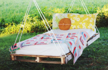 Mê mẩn với những mẫu ghế xích đu từ gỗ Pallet