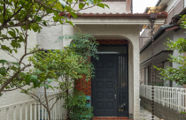 Ngôi nhà 2 tầng đẹp lung linh sau cải tạo