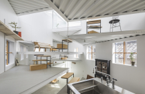 Độc đáo căn nhà 50m2, 13 tầng ở Nhật Bản