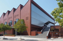 Ngắm sân vận động kiểu khối hộp bậc thang