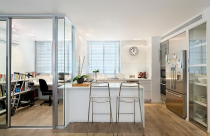 Thiết kế phòng làm việc cạnh nhà bếp tiết kiệm không gian sống