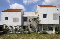 Nhà phố hiện đại yên ả trốn khỏi đô thị