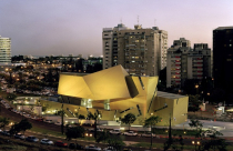 Trung tâm hội nghị khối đa giác xếp chồng