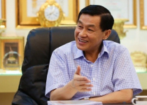 Ông Johnathan Hạnh Nguyễn cam kết thu hút 40 tỷ USD đầu tư vào Bắc Vân Phong