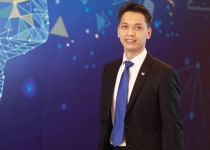 "Sinh ra đã ở vạch đích", vị chủ tịch trẻ nhất trong giới ngân hàng giàu cỡ nào?