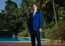 [Hồ sơ doanh nhân] Bí ẩn ông chủ Ecopark, từ chủ cửa hàng điện thoại đến đại gia bất động sản