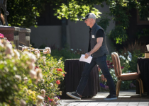 Lý do Jeff Bezos hay làm việc lặt vặt mỗi ngày