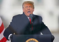 Nhiệm kỳ của Trump dần khép trong hỗn loạn