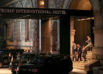 Ông Trump trở lại với đế chế kinh doanh giữa nhiều biến động