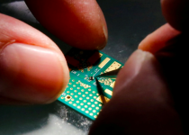 Mỹ bắt tay đồng minh, 'đá' Trung Quốc khỏi chuỗi cung ứng công nghệ