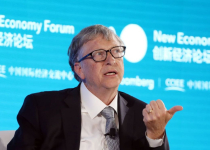 Bill Gates không bỏ đeo khẩu trang dù đã tiêm vaccine Covid-19