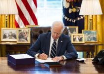 Biden ký luật cứu trợ 1,9 nghìn tỷ USD
