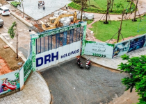 Cổ phiếu chủ đầu tư loạt dự án bất động sản tại TP.HCM đứng trước án hủy niêm yết