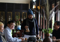 Đặng Lê Nguyên Vũ lên rừng tuyệt thực 49 ngày