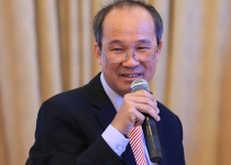 Chủ tịch Him Lam bớt đánh golf để trồng cây mắc ca