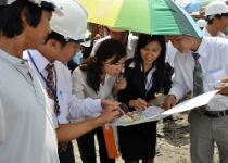 Chạy đua làm nhà giá trung bình 