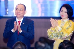 Vợ tỷ phú Phạm Nhật Vượng làm Chủ tịch Xanh SM