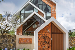 Biệt thự nghỉ dưỡng Đà Lạt nhảy bậc trên sườn đồi: Khúc biến tấu của những cao độ