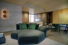 Khi khối đá định hình lối sống mở cho căn hộ cao cấp tại TP.HCM