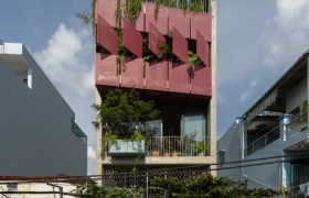 Nhà trong hẻm TP.HCM có văn phòng mở và bí quyết chống nắng phía Tây