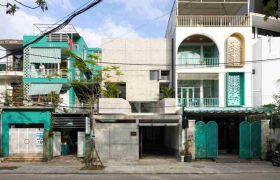 Nhà bê tông biết thở giữa Huế và triết lý sống giàu có từ những khoảng trống