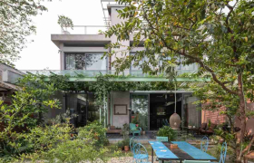 Nhà vườn ven sông Hà Nội: Khi giải pháp xếp chồng bồi đắp nên vẻ đẹp mộc bản