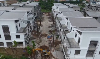 Cận cảnh 26 căn biệt thự xây xong mới xin phép ở Hà Nội