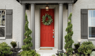 Màu sắc cửa chính nói lên điều gì về bạn và ngôi nhà?