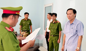 Thêm một Phó chủ tịch thành phố Long Xuyên bị bắt