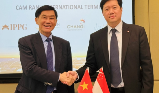 Bắt tay với Changi Airport, tỷ phú hàng hiệu Johnathan Hạnh Nguyễn muốn sân bay Cam Ranh ‘xịn xò' như sân bay quốc tế Singapore