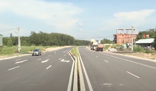 Bất động sản 24h: Bình Dương thông xe tuyến đường Tân Long - Lai Uyên vào KCN Bàu Bàng