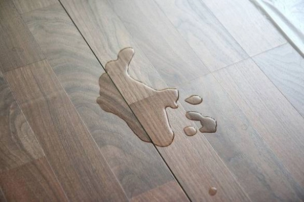 Cách nhận biết và khắc phục sàn gỗ công nghiệp bị ngấm nước Cách nhận biết và khắc phục sàn gỗ công nghiệp bị ngấm nước