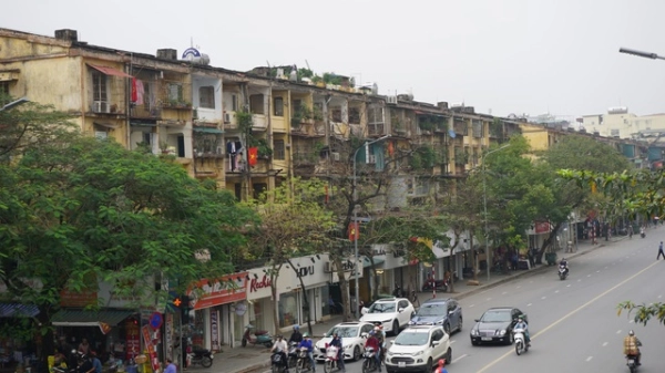 Nghịch lý: Nhà tập thể cũ “nát” vẫn đắt gấp đôi căn hộ chung cư hạng B Nghịch lý: Nhà tập thể cũ “nát” vẫn đắt gấp đôi căn hộ chung cư hạng B