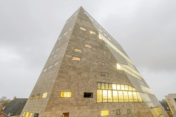 tòa nhà đa chức năng 4