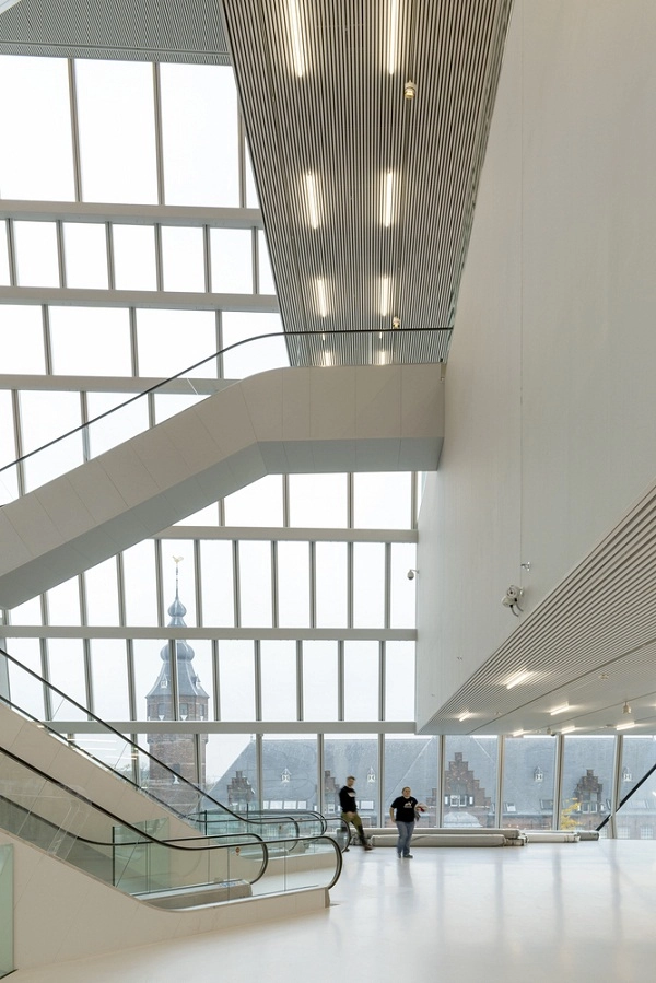 tòa nhà đa chức năng 1