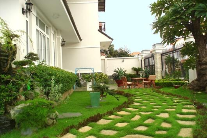 Hóa giải cho nhà dốc phía sau - CafeLand.Vn
